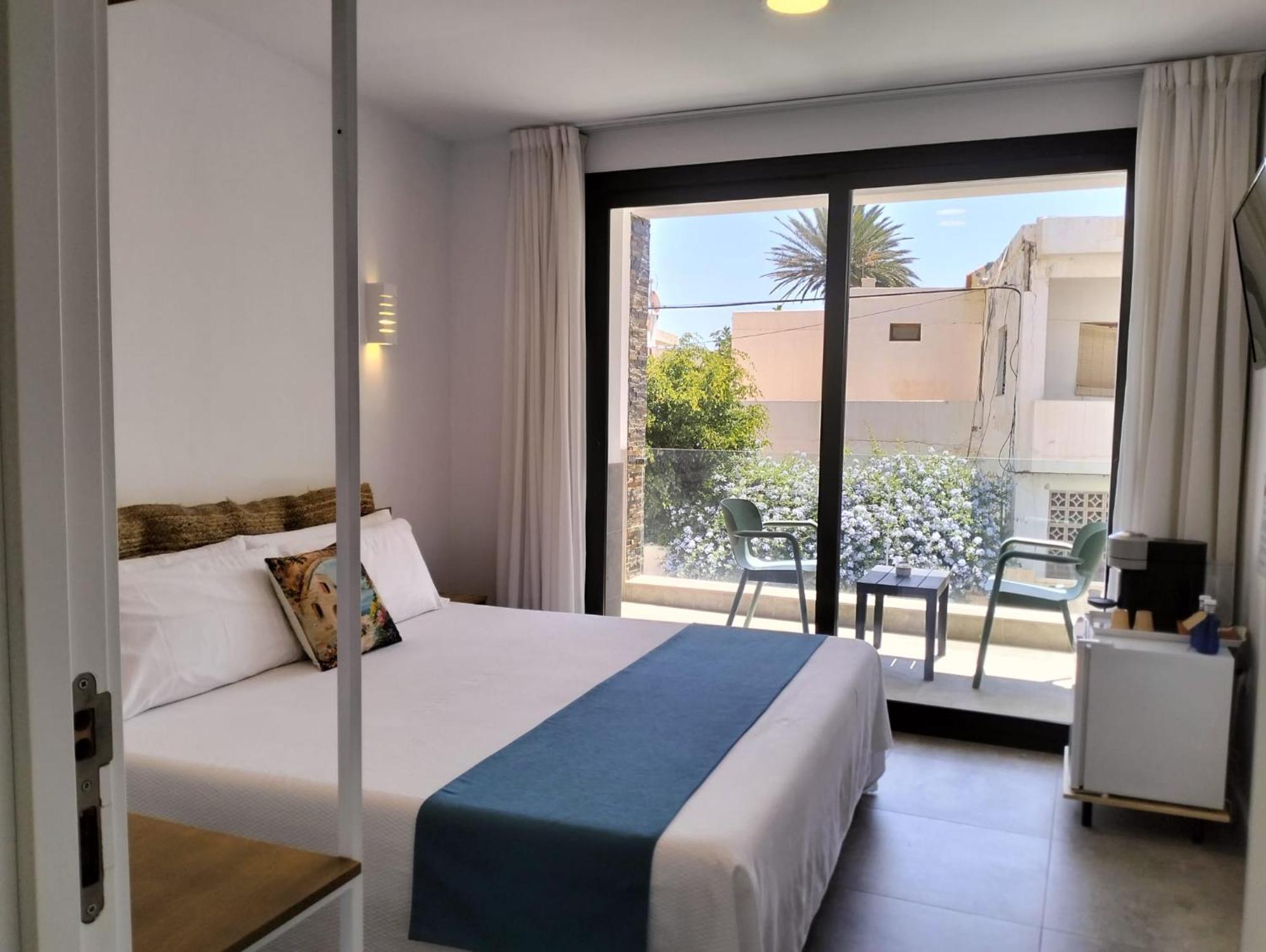 Hostal Aires Del Mar カルボネラス エクステリア 写真